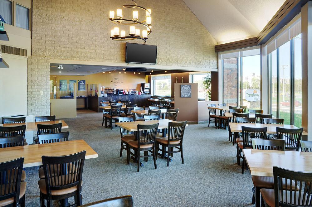 Travelway Inn Sudbury Exterior photo