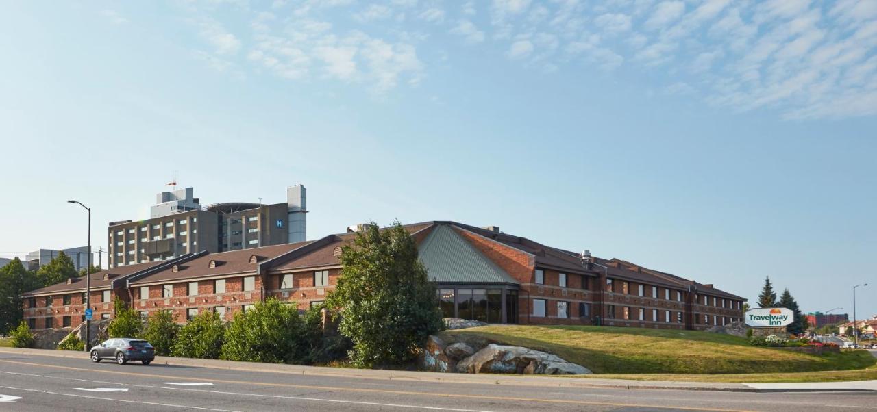 Travelway Inn Sudbury Exterior photo